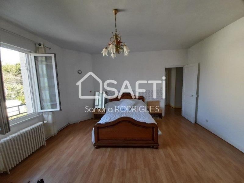 Maison - 295 m² - 9 pièces