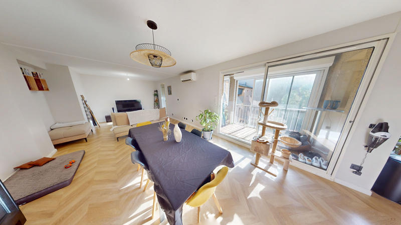 Appartement - 82 m² - 3 pièces