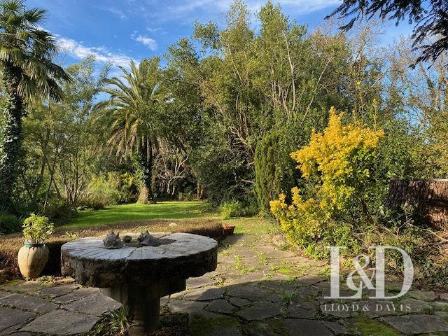 Maison ancienne - 500 m² - 21 pièces