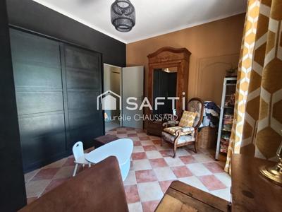 Maison - 220 m² - 7 pièces