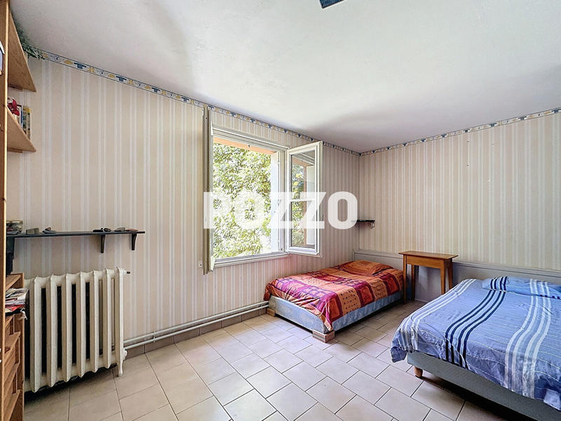 Maison - 263 m² - 10 pièces