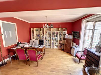 Appartement - 165 m² - 5 pièces
