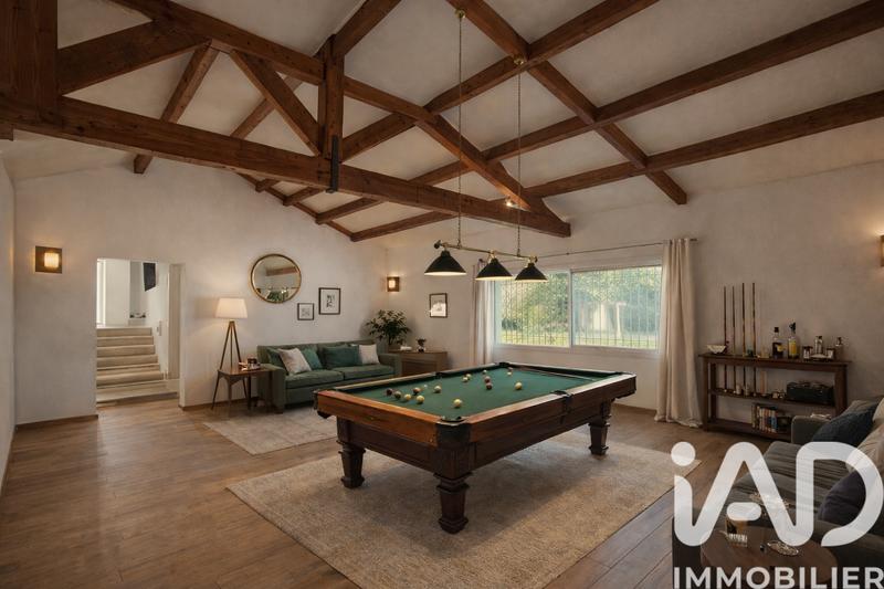 Maison - 233 m² - 6 pièces