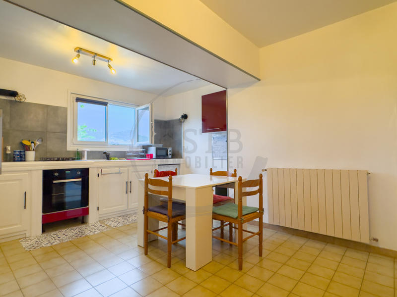 Maison - 140 m² - 6 pièces