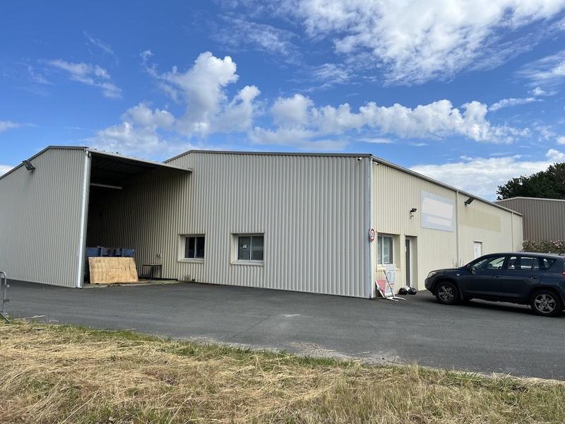 Local d'activités - 635 m² - 7 pièces