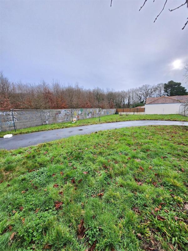 Terrain constructible - 863 m²