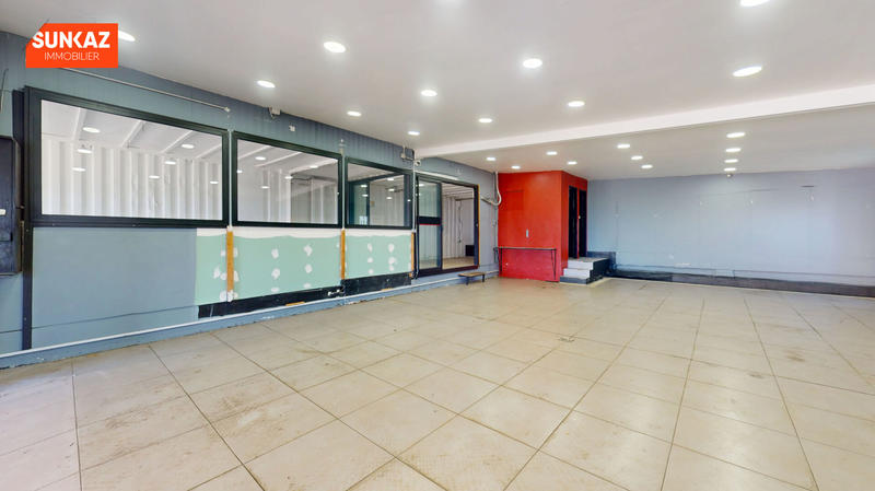 Local d'activités - 120 m² - 1 pièce