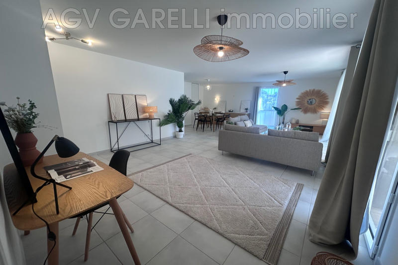 Appartement - 94 m² - 4 pièces