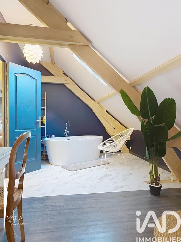 Maison - 214 m² - 10 pièces