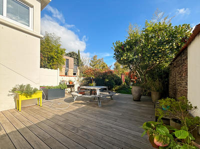 Maison - 207 m² - 8 pièces