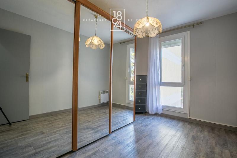 Appartement - 90 m² - 4 pièces