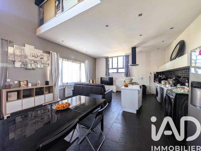 Loft - 117 m² - 6 pièces