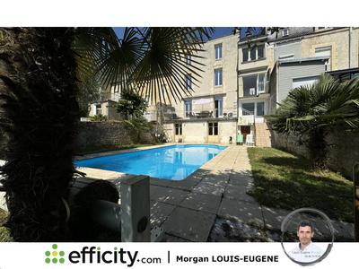 Maison - 272 m² - 8 pièces