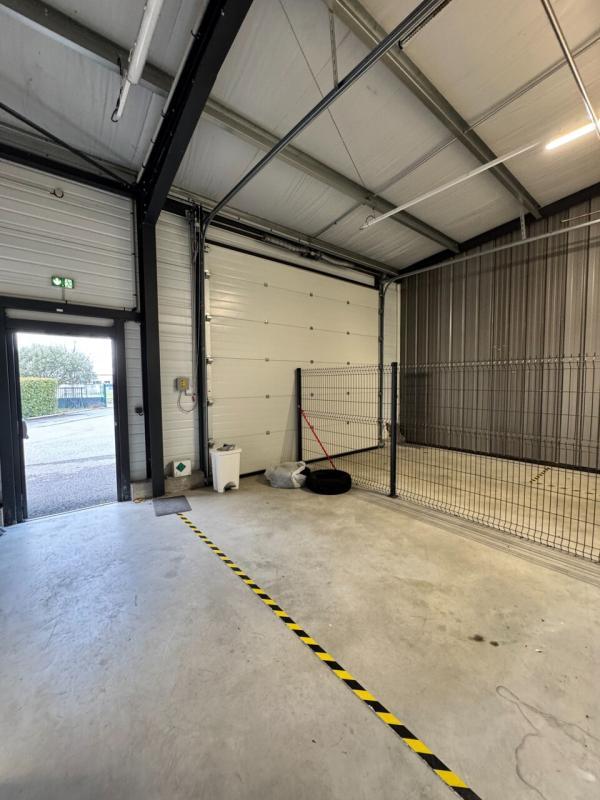 Local commercial - 167 m² - 1 pièce