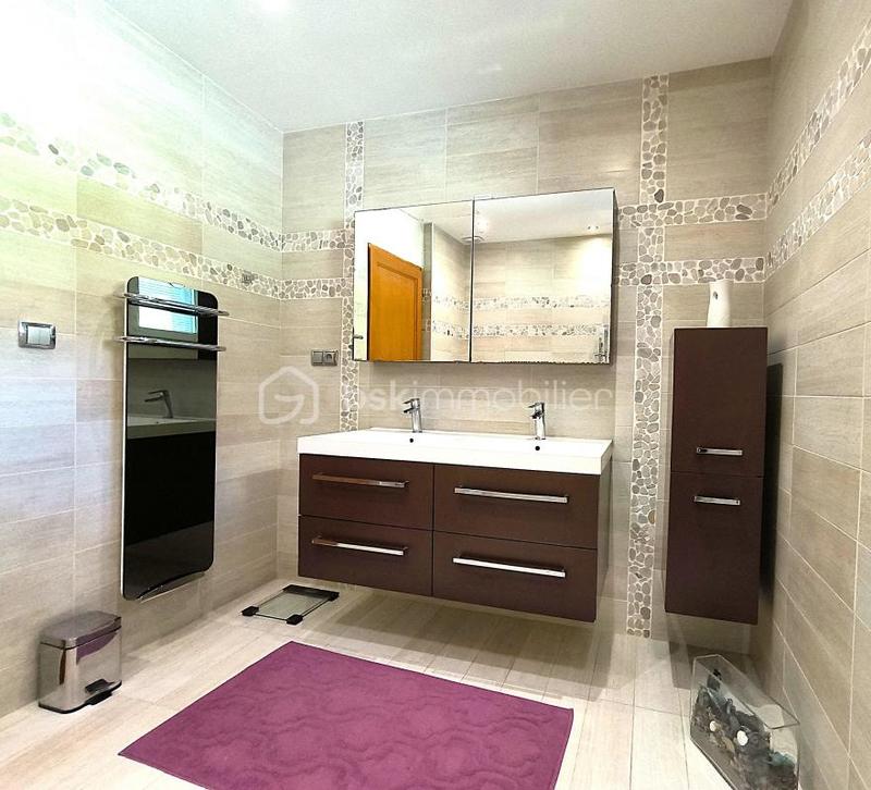 Maison - 158 m² - 5 pièces