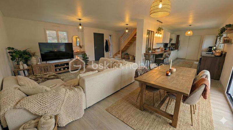 Maison - 143 m² - 8 pièces