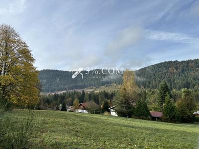 Terrain constructible - 1 800 m²