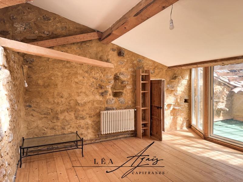 Maison de village - 280 m² - 11 pièces