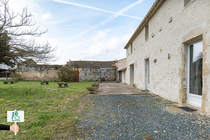 Maison - 218 m² - 6 pièces