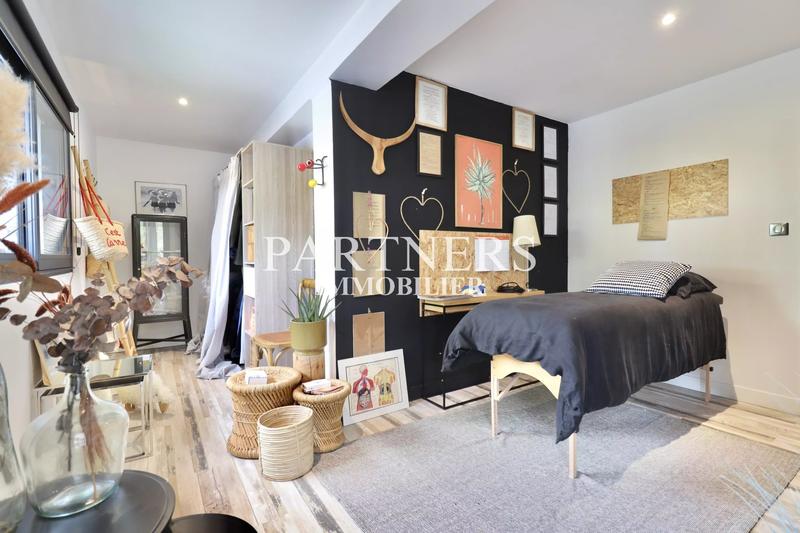 Maison - 220 m² - 7 pièces