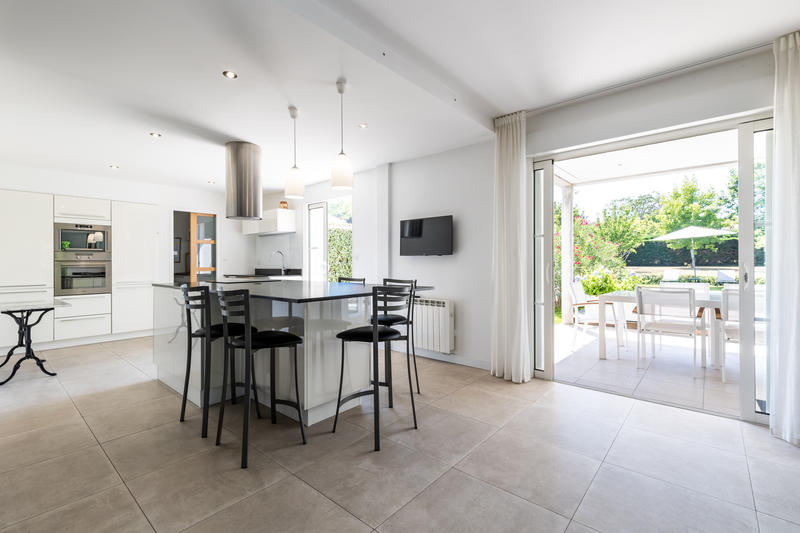 Maison - 200 m² - 7 pièces