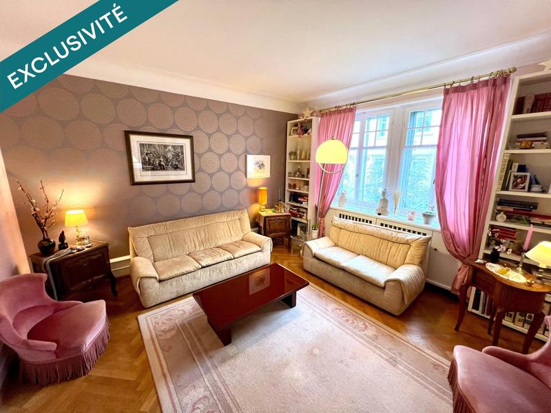 Maison - 238 m² - 9 pièces