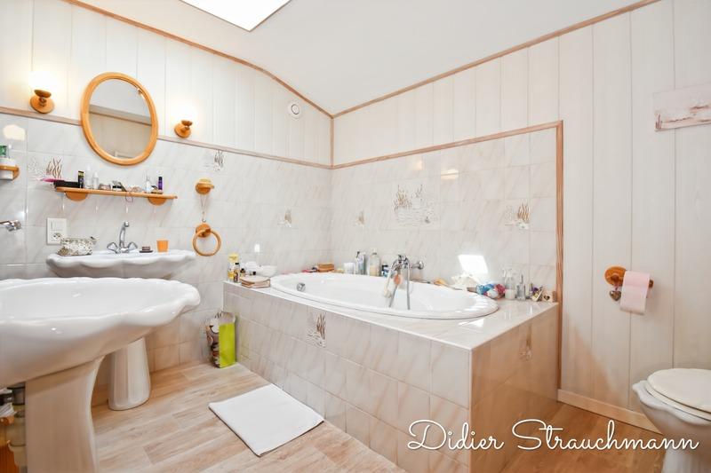 Maison - 200 m² - 7 pièces