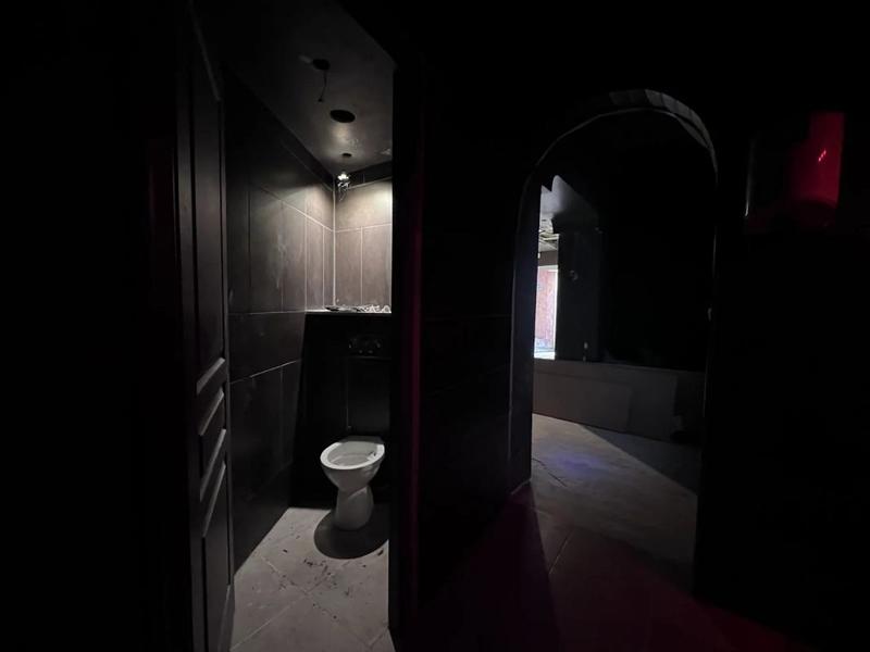 Local commercial - 163 m² - 7 pièces