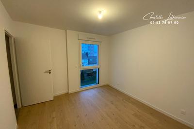 Appartement - 90 m² - 4 pièces