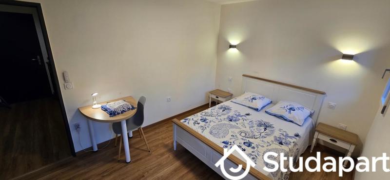 Chambre - 13 m² - 1 pièce