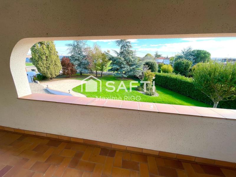 Maison - 230 m² - 10 pièces