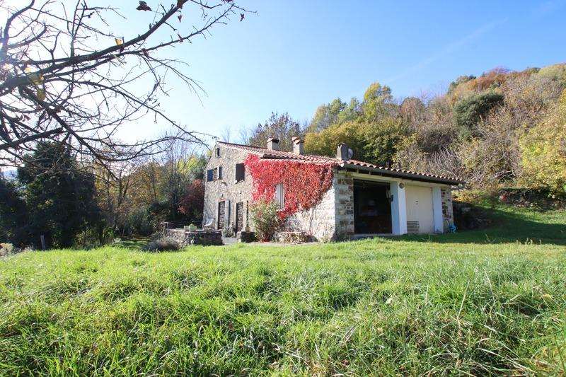 Maison - 240 m² - 6 pièces