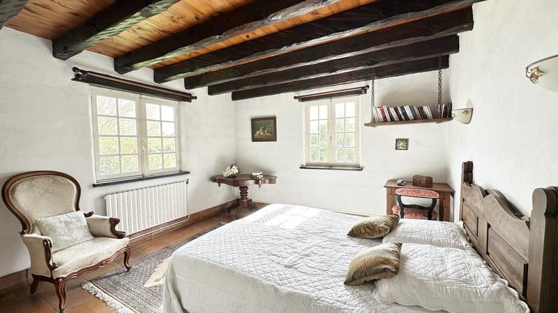 Maison - 210 m² - 8 pièces