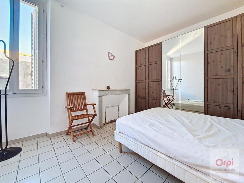 Appartement - 90 m² - 3 pièces