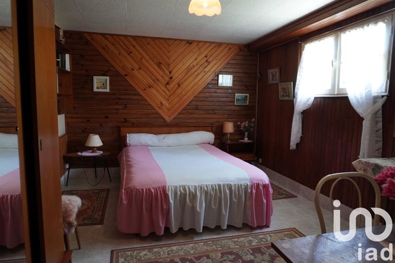 Maison - 211 m² - 10 pièces