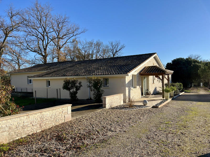 Maison - 226 m² - 8 pièces