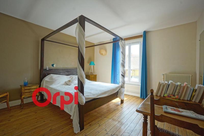 Maison - 300 m² - 8 pièces