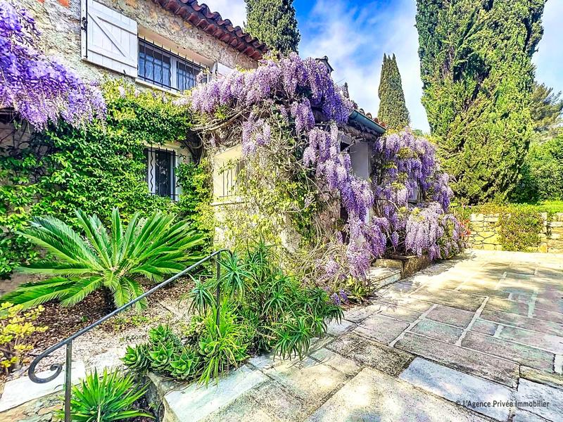 Maison - 210 m² - 8 pièces