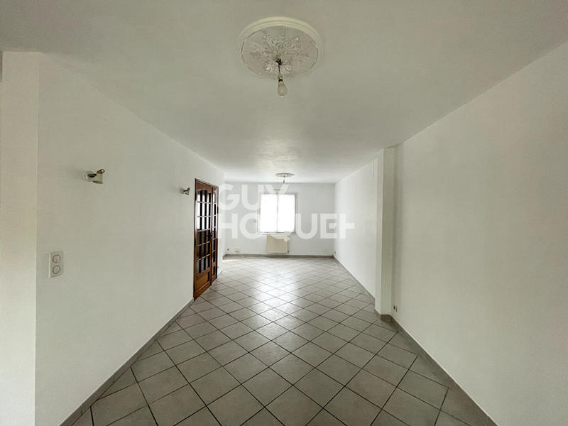 Maison - 195 m² - 10 pièces