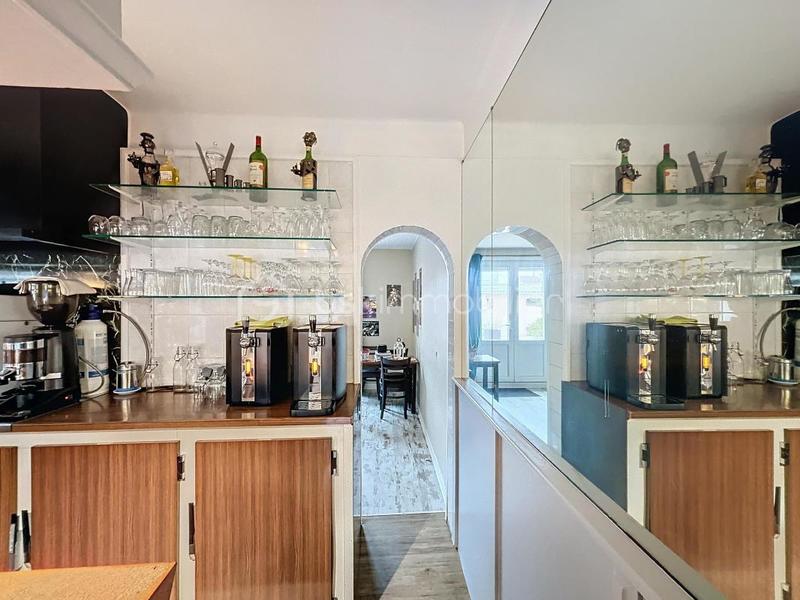 Local commercial - 200 m² - 5 pièces