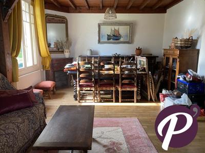 Maison traditionnelle - 93 m² - 3 pièces