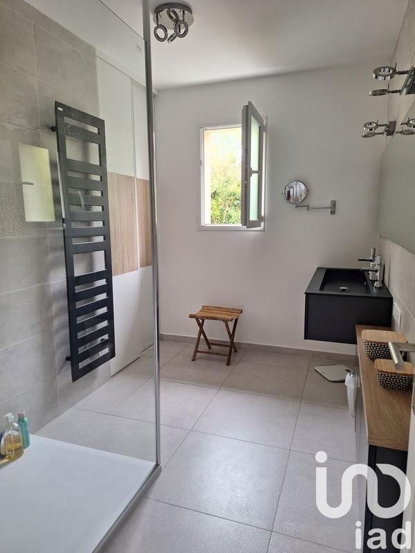 Maison - 250 m² - 8 pièces