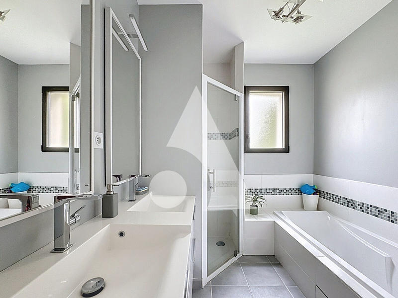 Maison - 118 m² - 6 pièces