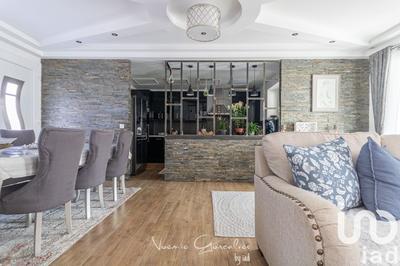 Maison de village - 200 m² - 9 pièces