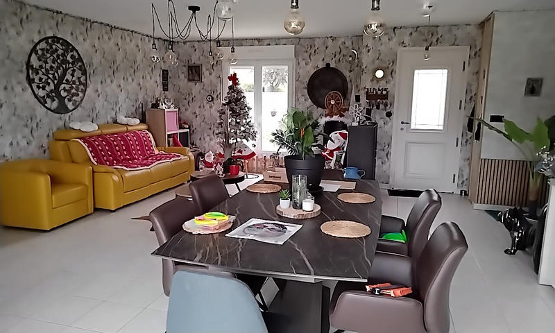 Maison - 140 m² - 6 pièces