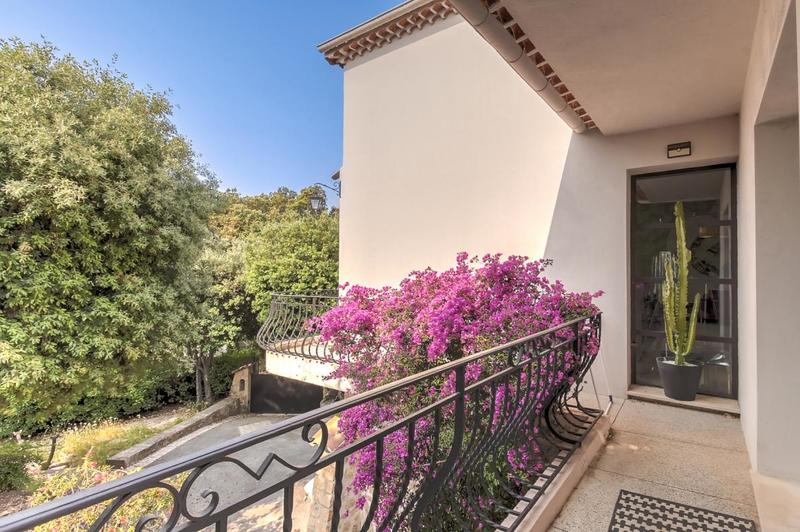 Villa - 204 m² - 6 pièces