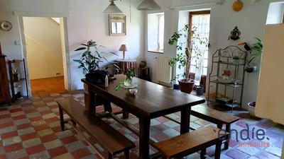 Maison - 383 m² - 10 pièces