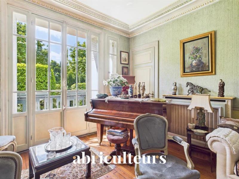 Appartement ancien - 165 m² - 6 pièces