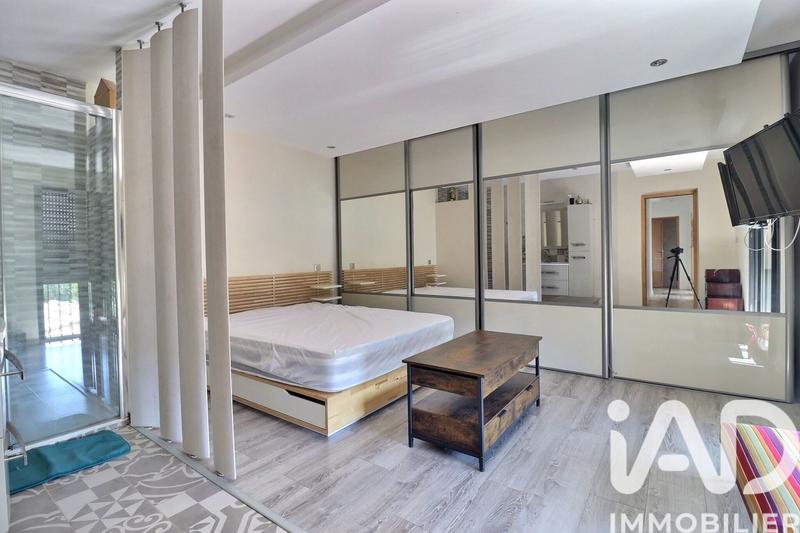 Maison - 188 m² - 8 pièces