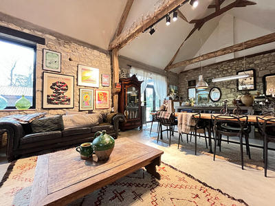 Maison - 360 m² - 7 pièces